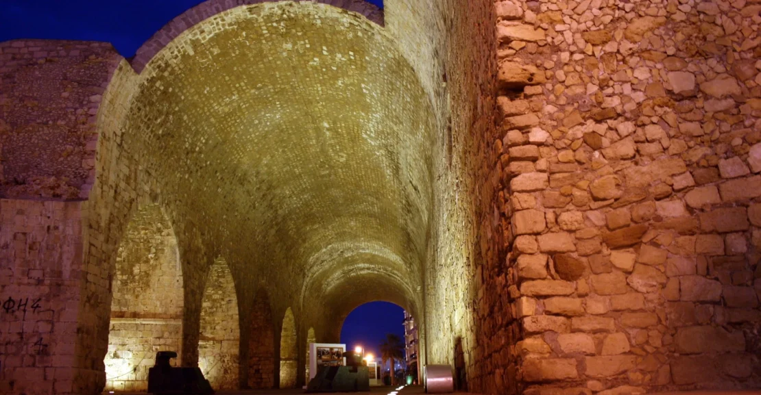 venetian-walls